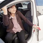 DearJane-HandyBar-inuse-car